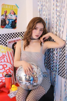 恶狼嘴里的小白兔